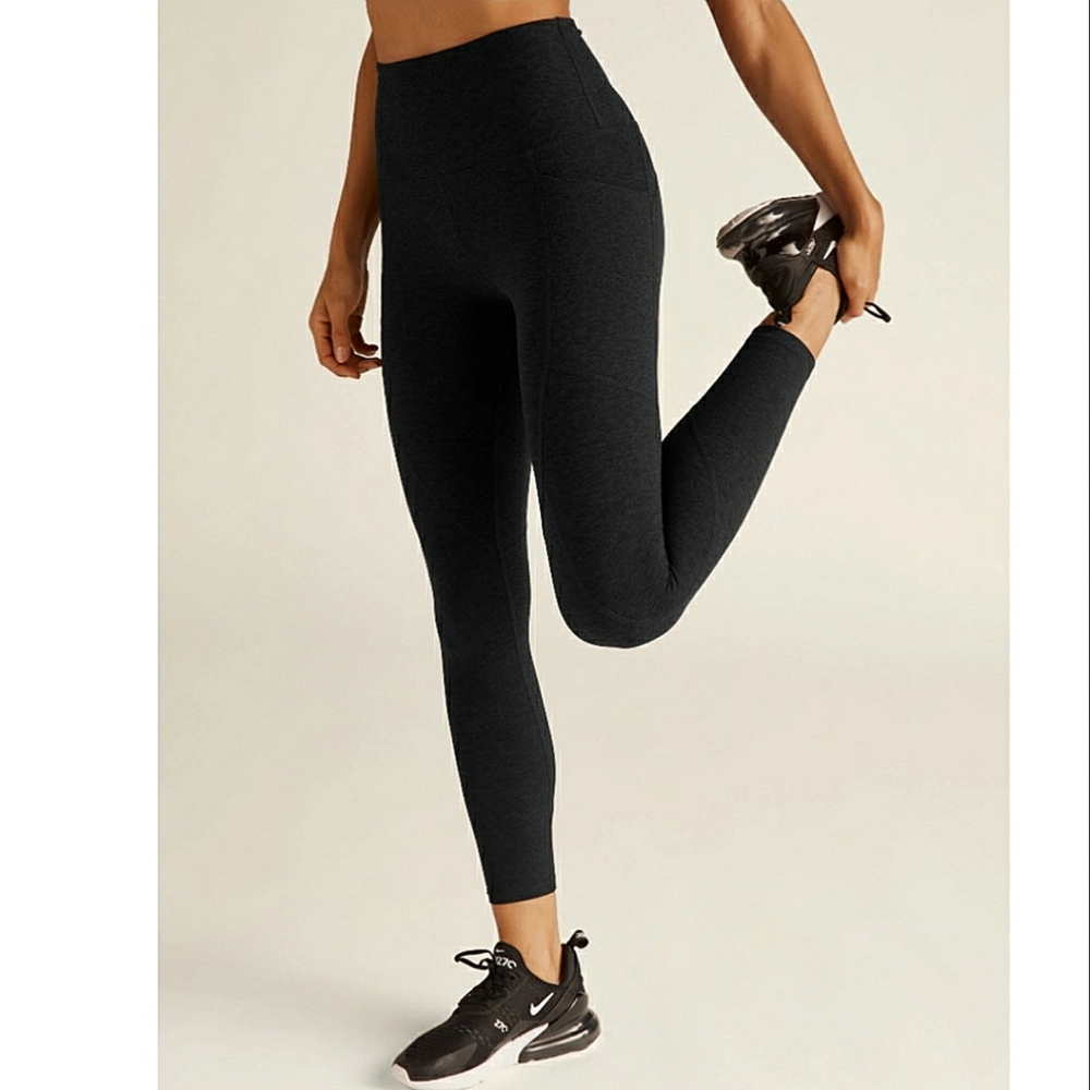 🆕 Layer 8 Black leggings